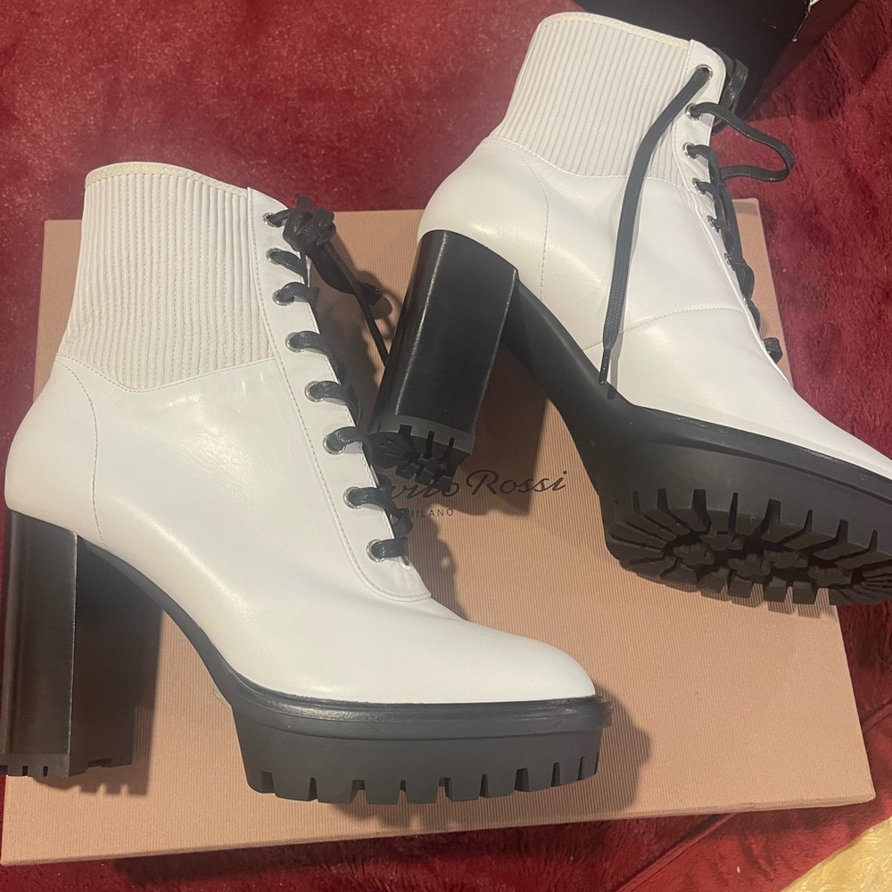 Gianvito Rossi White Lace-Up Ankle Boots